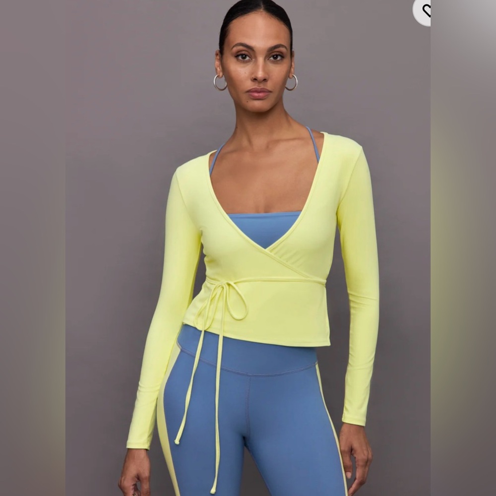NWT CARBON38
Long Sleeve Tie Top in Melt